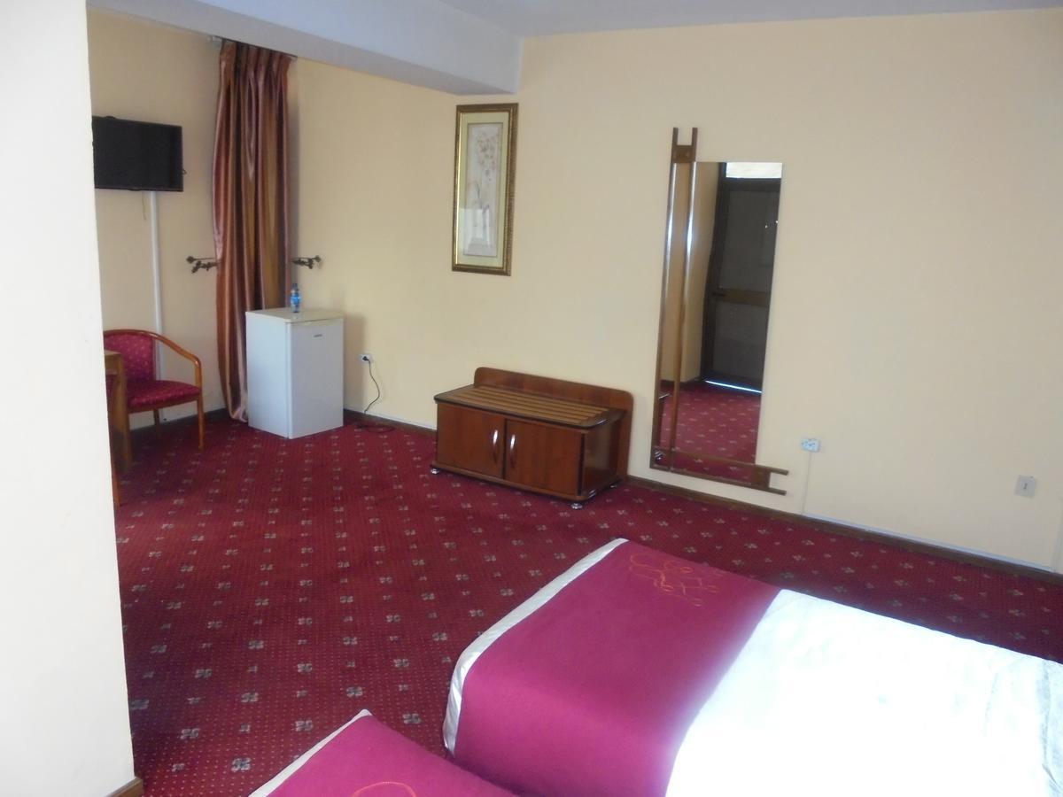 Global Hotel Addis Abeba Esterno foto